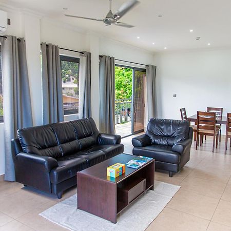 B Holiday Apartments Beau Vallon  Bagian luar foto