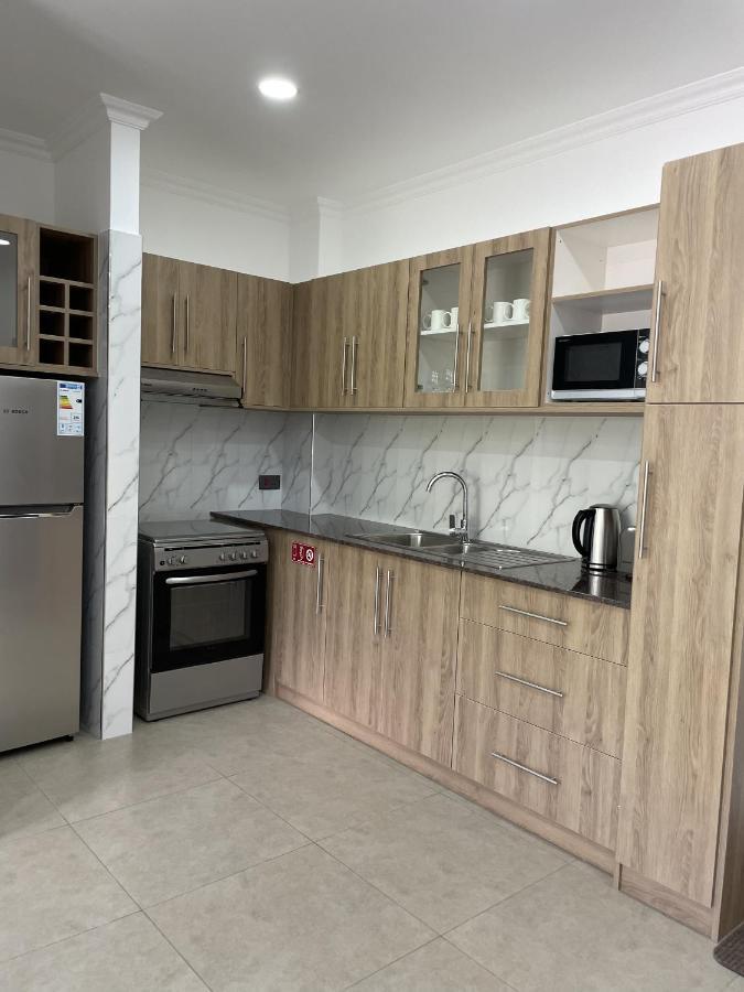B Holiday Apartments Beau Vallon  Bagian luar foto
