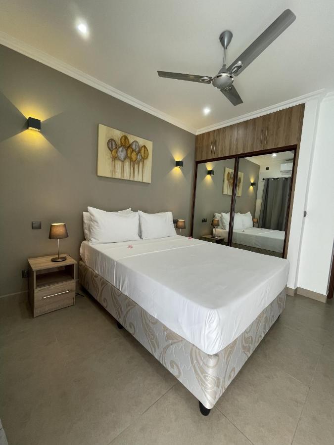 B Holiday Apartments Beau Vallon  Bagian luar foto