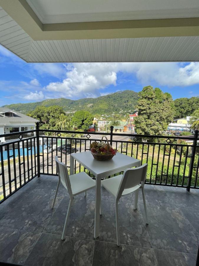 B Holiday Apartments Beau Vallon  Bagian luar foto