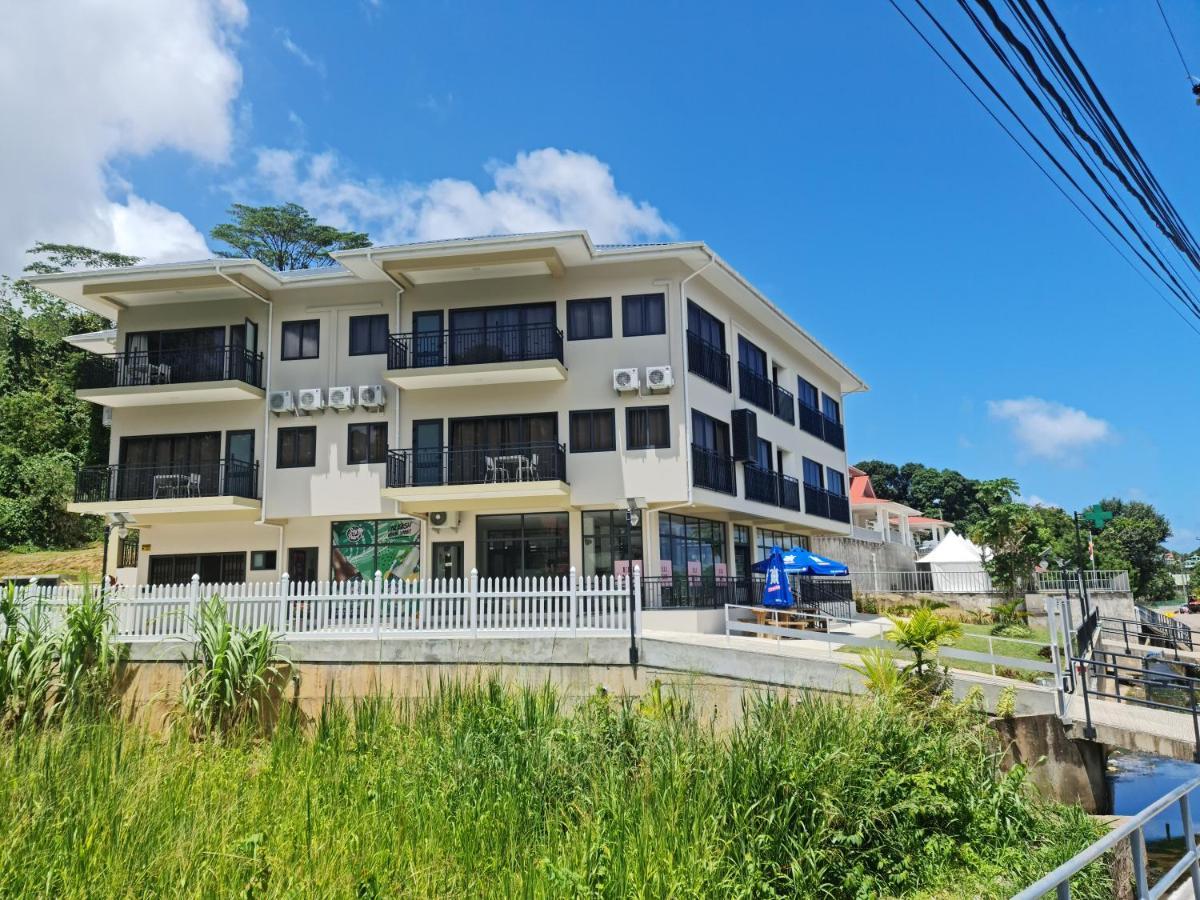 B Holiday Apartments Beau Vallon  Bagian luar foto